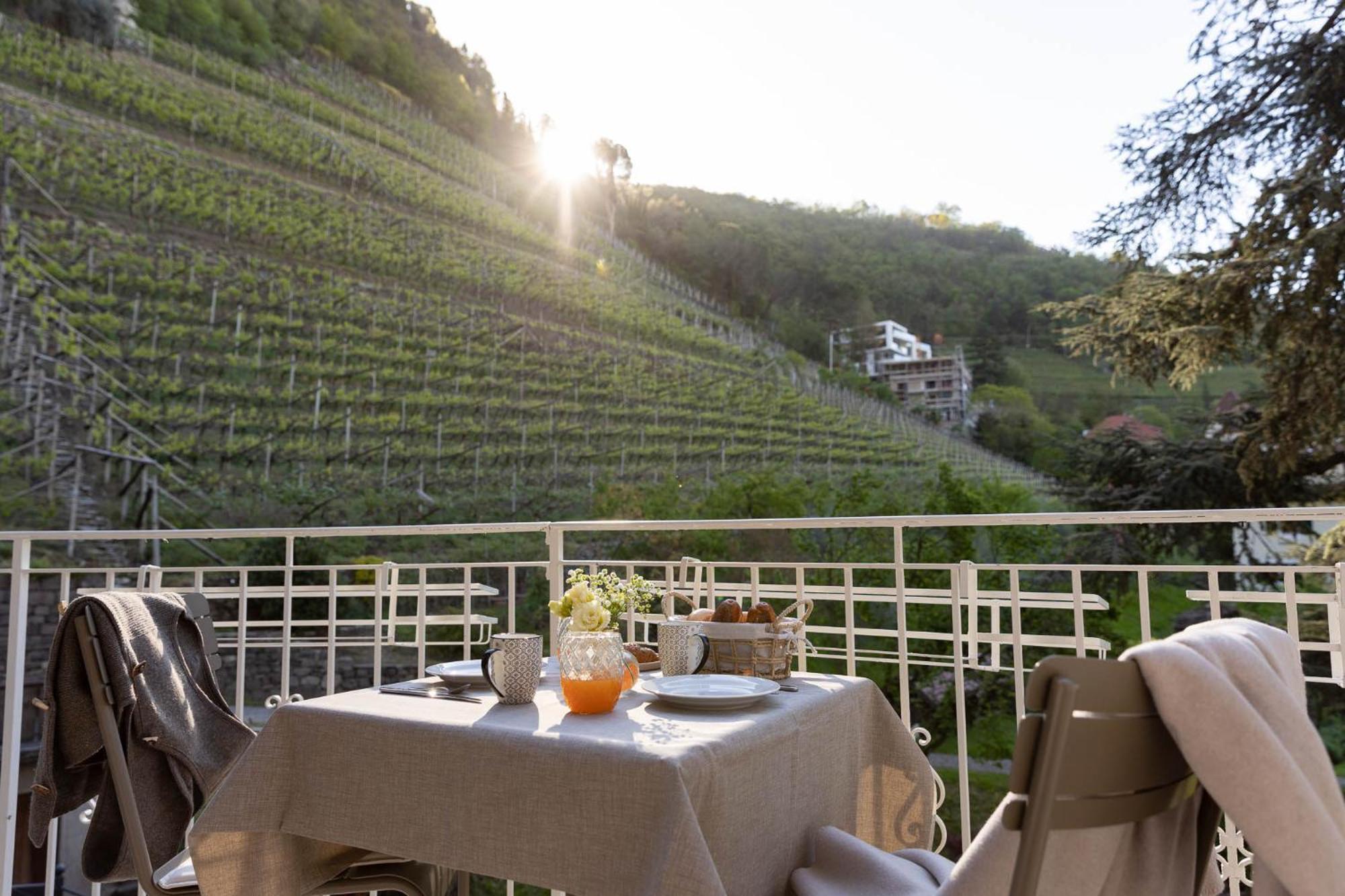 Der Ladurner Hof - Wohnen Am Weinberg Apartamento Merano Exterior foto